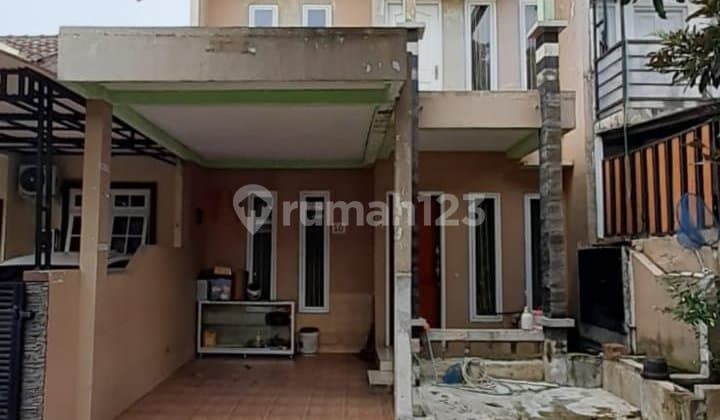 Rumah Strategis, Nyaman, Siap Huni di Lokasi Emas, Sektor 9 Bintaro, Tangsel.3 Kamar Tidur 2 Kamar Mandi Ruang Tamu Ruang Keluarga Kitchen Set Garasi Mobil