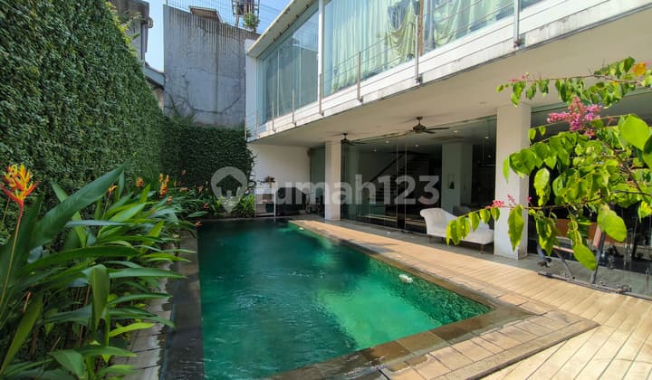 Dijual Rumah Modern Mewah Dengan Pool Lokasi di Bintaro Jaya 5