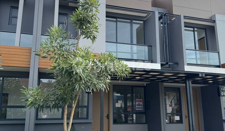 Rumah Bagus Di Perum Terravia Cluster Adora BSD Tangerang Selatan