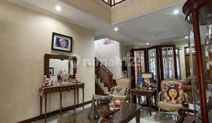 DIJUAL RUMAH MENARIK di Jl CIRAGIL / SENOPATI, KEBAYORAN BARU, JAKSEL