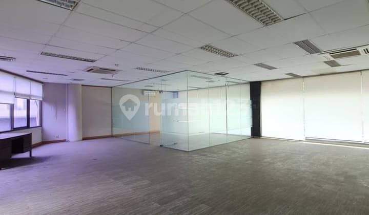 DIJUAL KANTOR STRATEGIS 3 LANTAI di JL WIJAYA, KEBAYORAN BARU, JAKSEL