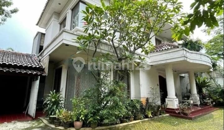 FOR SALE HOUSE on HANGTUAH St, KEBAYORAN BARU