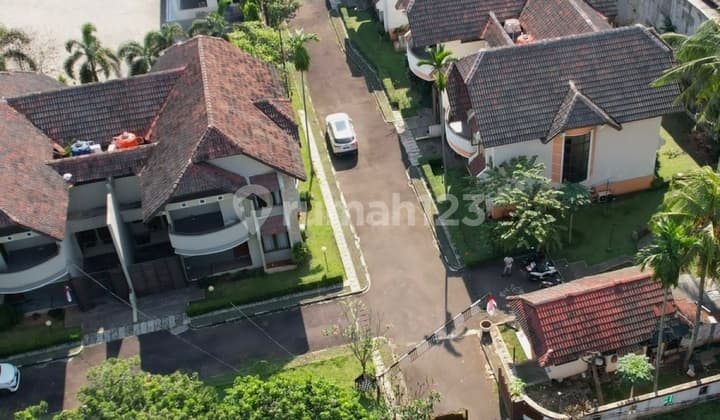 Private Compound 6 Unit Rumah Jl M Kahfi , Jagakarsa, Jaksel