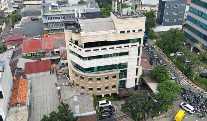 Gedung Komersial At Jl Mampang Prapatan, Jaksel