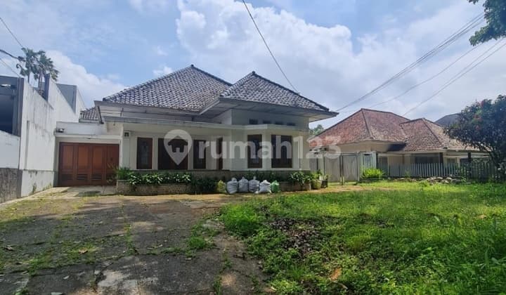 Rumah At Jl Surya Kencana , Dago, Bandung