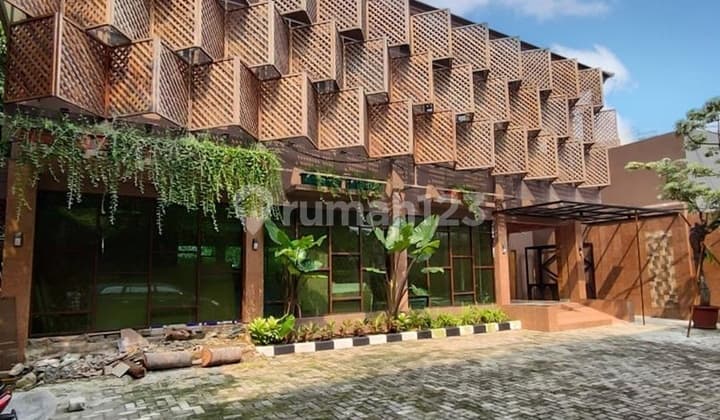 Ruko , Ruang Usaha At Jl Prapanca Raya, Kebayoran Baru