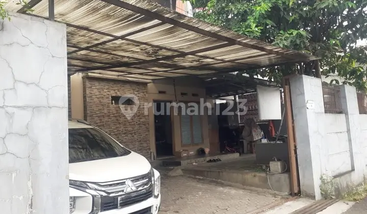 Rumah tenang nyaman 2 lantai siap huni di Turangga Bandung harga 2 M an
