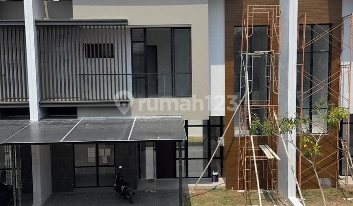 HOUSE PIK2 KUNINGAN VILLAGE SIZE 10X20 BRAND NEW NICE