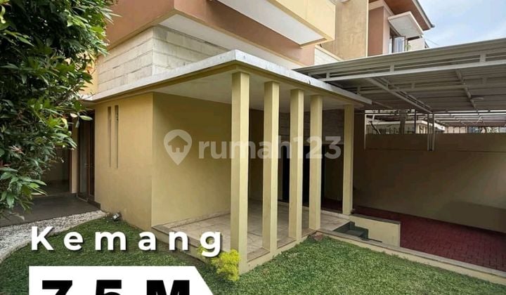 For Sale 4+1 Bedroom 2-Story House in Kemang, South Jakarta For Sale 4+1 Bedroom 2-Story House in Kemang, South Jakarta