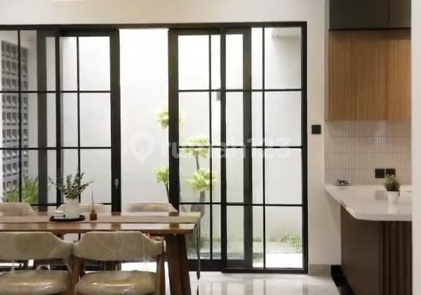 Jual Rumah Taman Chrysant Bsd Tangerang Selatan 5 Kamar Tidur