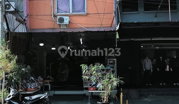 Ruko Strategis di Metland Transyogie, Siap Pakai