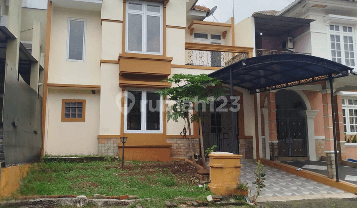 Rumah Bagus Semi Furnished di Legenda Wisata