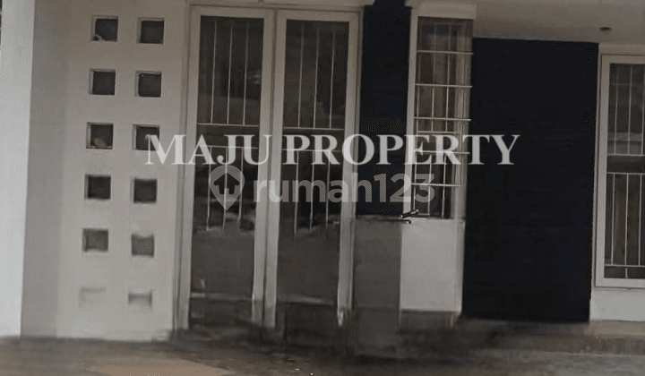 Rumah Posisi Hook, di Cibubur Country, Jual Cepat