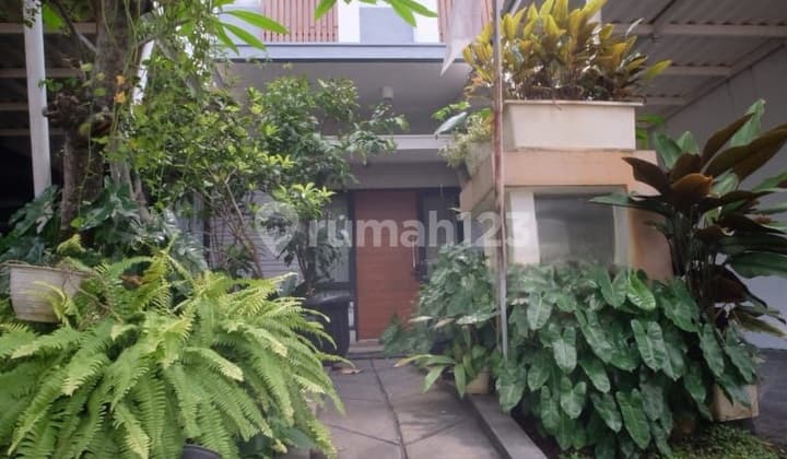 Rumah Cantik Depan Taman Semi Furnish Siap Huni Didalam Cluster Elite Kota Wisata Cibubur