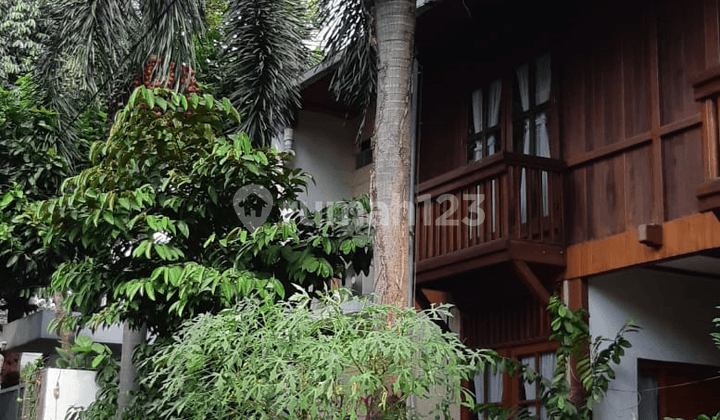Rumah Bagus Lokasi Strategis di Jakarta Selatan Harga Miring Masih Bisa Nego Siap Huni