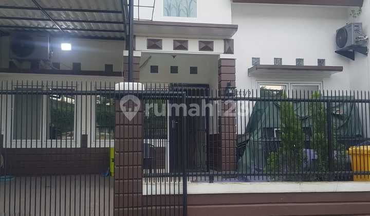 Rumah 2 Lantai Siap Huni Lokasi Hoek Didalam Cluster Elite Raffles Hills Cibubur