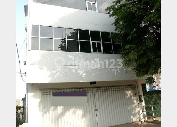 Ruko 3 Lantai Kawasan Bisnis di Blimbing Malang, Cocok Utk Kantor