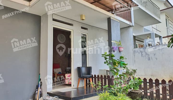 Rumah Minimalis 2 Lantai Daerah Ikan-ikan Malang, Plus Kitchen Set