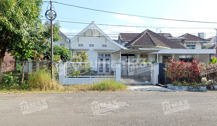Rumah Siap Huni Terawat Taman Riau Dekat SMAN 5 Dan Pasar Besar