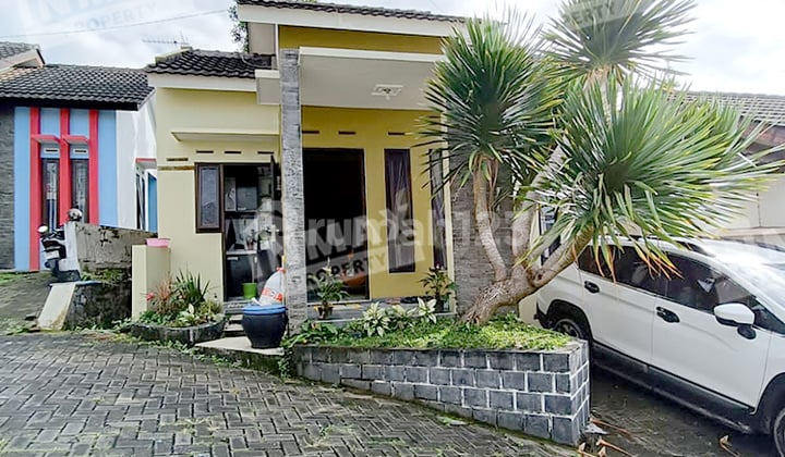 Rumah Vila Dijual Murah, Sangat Terawat Di Mutiara Panderman Batu. Dekat Jatim Park 2. View Bagus