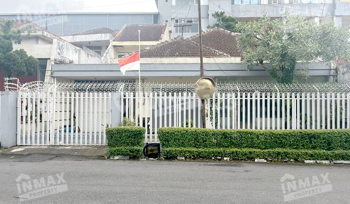 Rumah 1,5 Lantai di Daerah Dieng, Row Jalan Lebar Dekat Unmer & Mcp