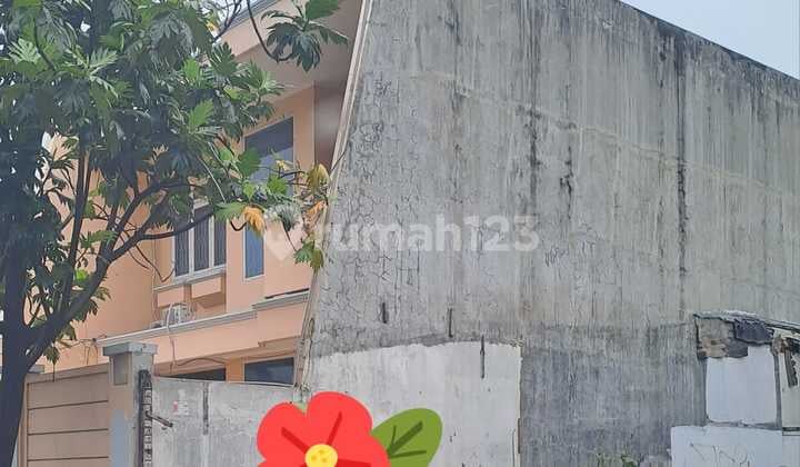 For Sale South-Facing Lot Located in North Meruya West Jakarta