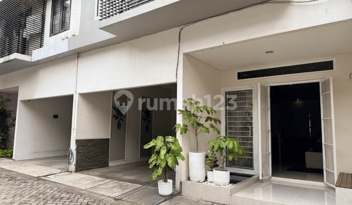 Dijual Rumah Fully Furnished di Jl. Taman Menteng Wadas Timur, Jaksel