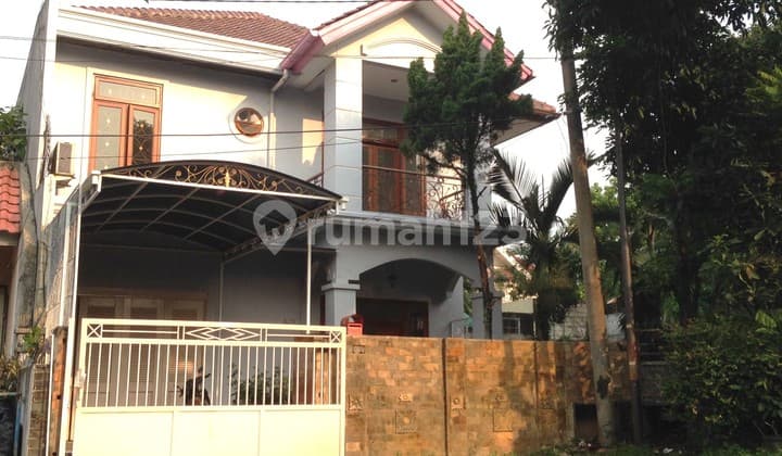 Dijual Rumah Siap Huni, Kondisi Bagus, 2 Lantai, Anggrek Loka Bsd City