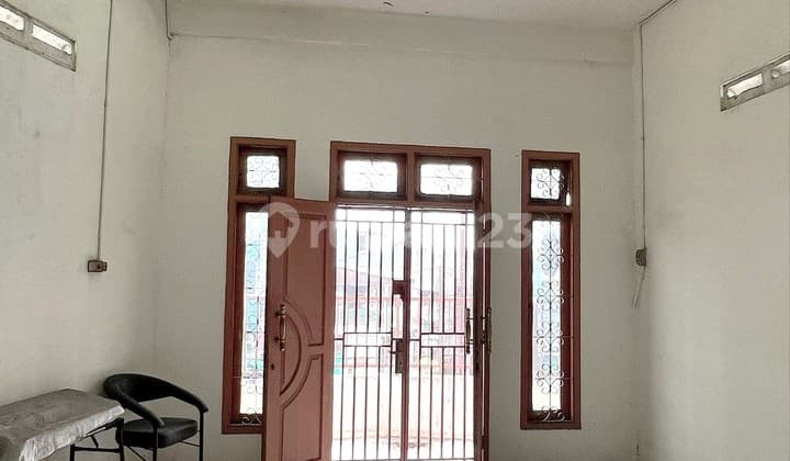 Dijual Rumah 2 Lantai Siap Huni Kondisi Bagus Di Jl Hanura Area Jakarta Barat