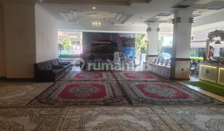 Strategic 2.5-Story Building on Mainroad Lengkong Besar Bandung