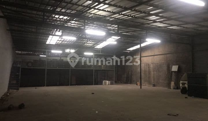 Strategic Warehouse on Main Road Soekarno Hatta Bandung