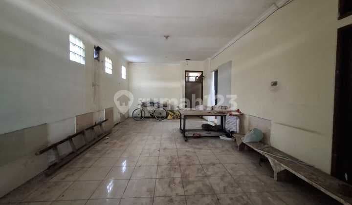 Rumah Pinggir Jalan untuk Tempat Usaha di Sayap Bkr Bandung