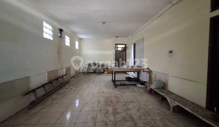 Rumah Pinggir Jalan untuk Tempat Usaha di Sayap Bkr Bandung