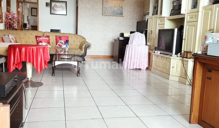 Rumah Mewah 5 Lantai Unfurnished Komplek Elit Setraduta Bandung