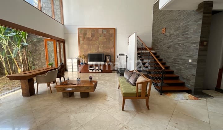 Rumah Lux 2 Lantai Hook di Komplek Batununggal Indah Bandung