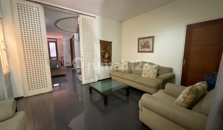 Rumah 2 Lantai Luas Pinggir Jalan Jarang Ada Sayap Dago Bandung