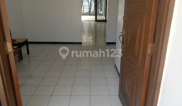 Rumah Strategis Pinggir Jalan Utama di Komplek Sumbersari Bandung