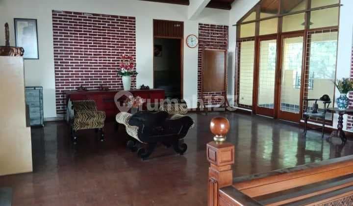 Rumah Strategis Jalan Utama di Mainroad Tubagus Ismail Bandung