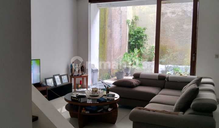 Modern Minimalist 3-Storey House in Gegerkalong Permai Complex, Bandung