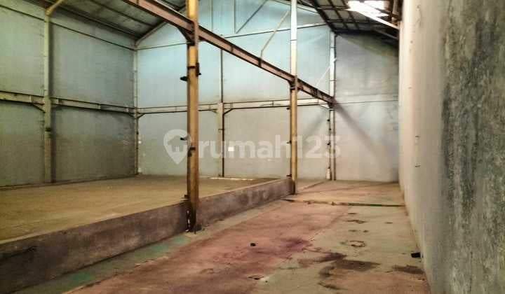 Strategic Warehouse by the Main Road in Moch Toha, Bandung