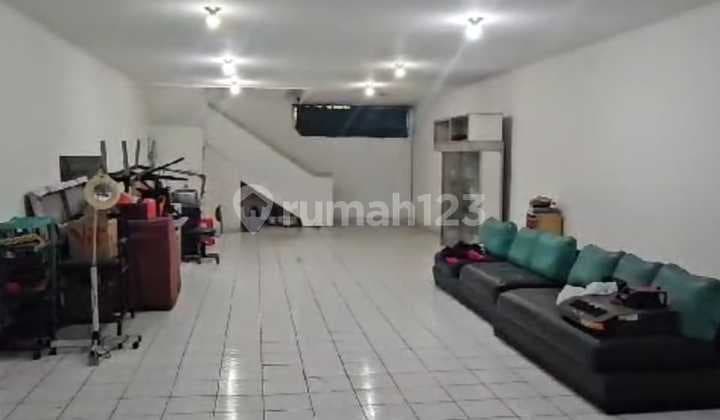 Ruko 3,5 Lantai Strategis Untuk Kantor di Daerah Pasirluyu Bandung