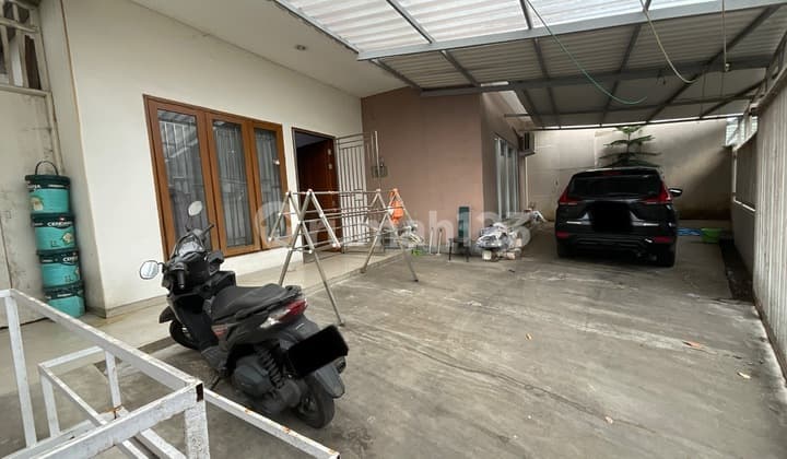 Rumah 2,5 Lantai Lux Tengah Kota di Daerah Ancol Timur Bandung