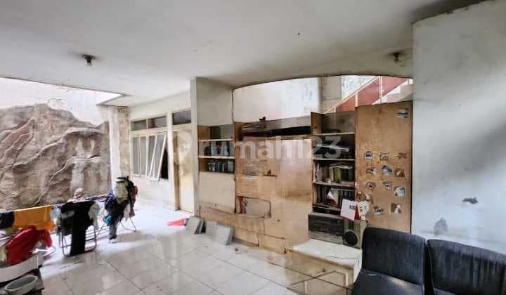 Old House on Strategic Land at Mainroad Dewi Sartika, Bandung