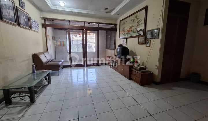Rumah Lama Pinggir Jalan Cocok untuk Usaha di Sayap Bkr Bandung