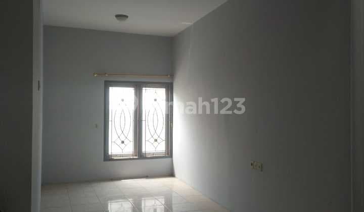 Rumah 2 Lantai Akses Mobil di Sayap Tubagus Ismail Bandung