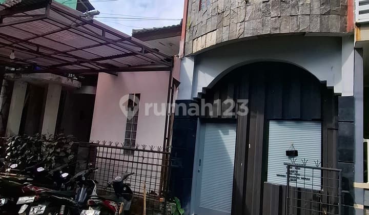Rumah 2 Lantai 4 Kamar Tidur Dalam Komplek Gunung Batu Cimahi
