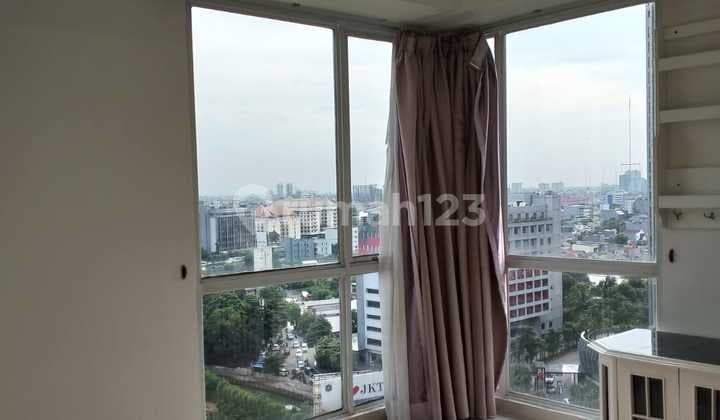 Apartment Westmark 2 BR Hoek LB 50 M2 Tanjung Duren Taman Anggrek Jakarta Barat