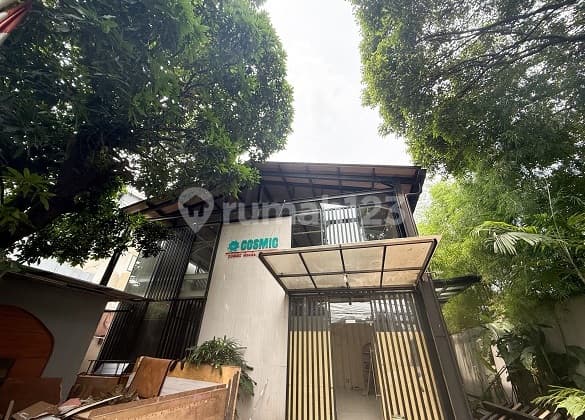 dIsewakan bangunan komersial di setiabudi kuningan jln Kawi Raya uk 480m2 Jaksel