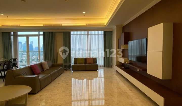 Disewa Apartment Botanica Simprug uk 288m2 3+1BR Pool view at Jakarta Selatan