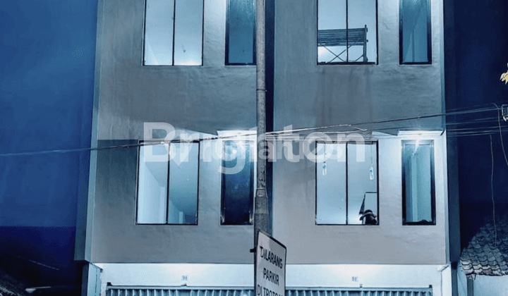 RUKO PUSAT KOTA 3 LANTAI JL TAMBAKSARI